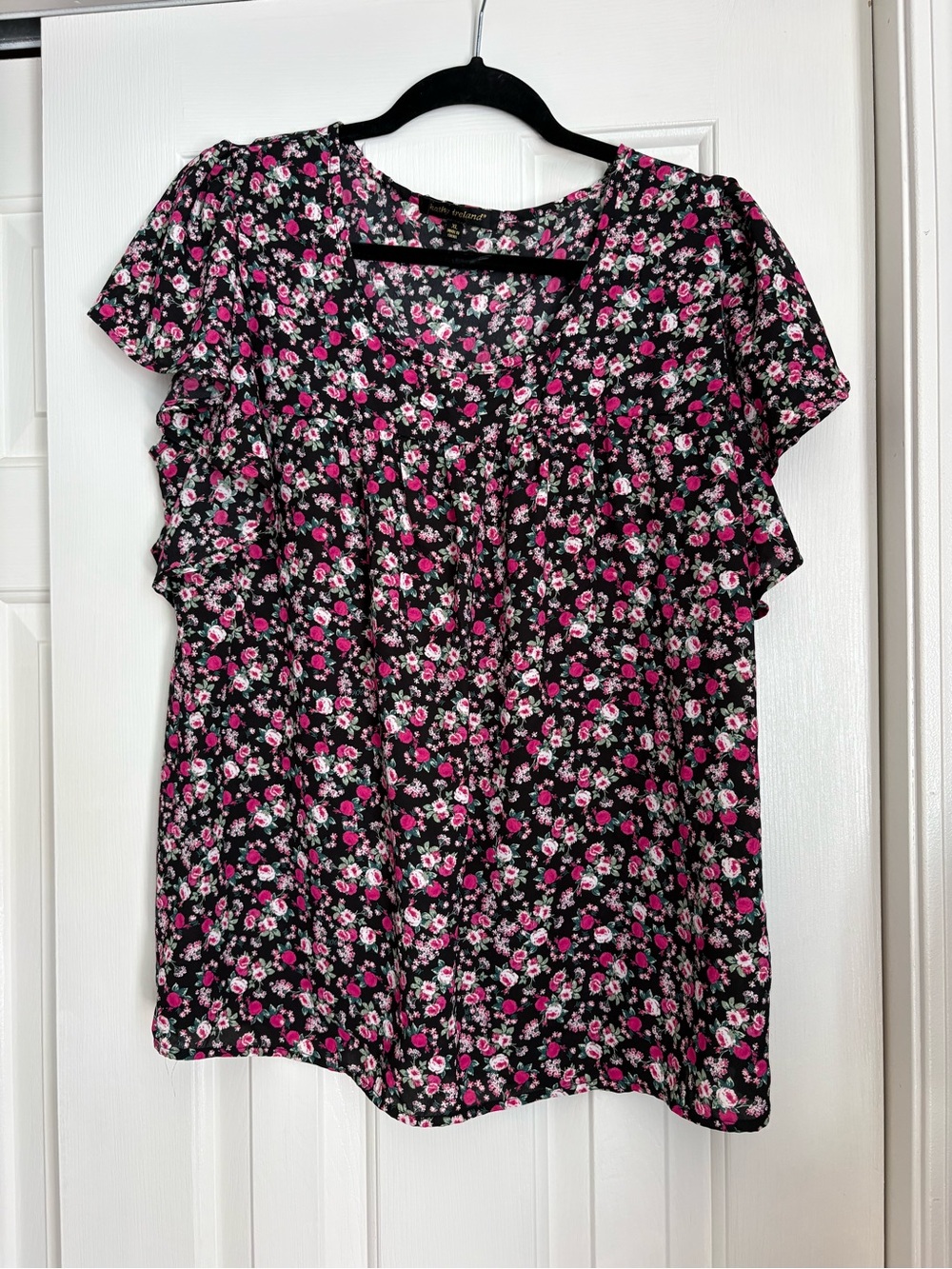 Women’s Floral Flutter Sleeve Top - Black with Pink Floral